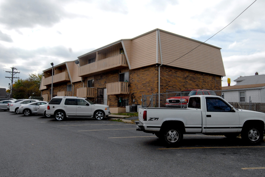 Dann Marr Apartments in Kansas City, KS - Building Photo