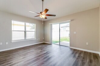 1305 Alhambra Crest Dr in Ruskin, FL - Building Photo - Building Photo