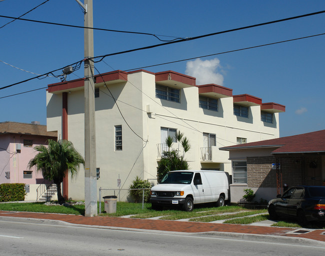 1453 SW 7th St in Miami, FL - Building Photo - Building Photo