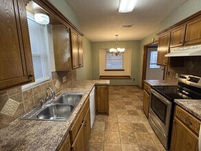 717 NW 67th St in Lawton, OK - Building Photo - Building Photo