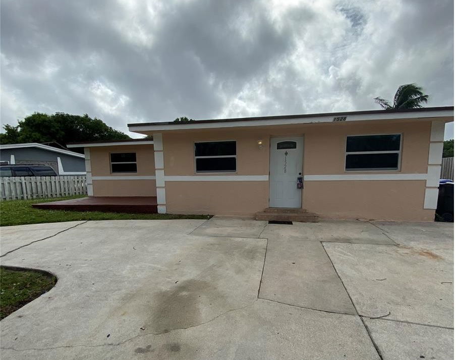 1528 NW 15th Pl in Fort Lauderdale, FL - Building Photo