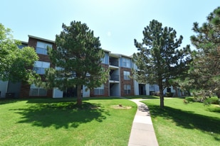 Pebble Creek Apartments in Mustang, OK - Building Photo