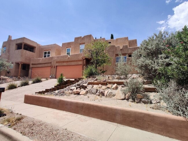 3255 Executive Hills Rd in Las Cruces, NM - Building Photo - Building Photo