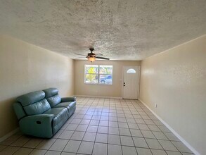 1901 SW 97th Ter in Miramar, FL - Building Photo - Building Photo