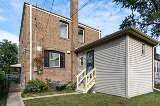 9319 S Justine St in Chicago, IL - Building Photo - Building Photo