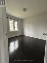 7 Strode Dr in Toronto, ON - Building Photo - Building Photo