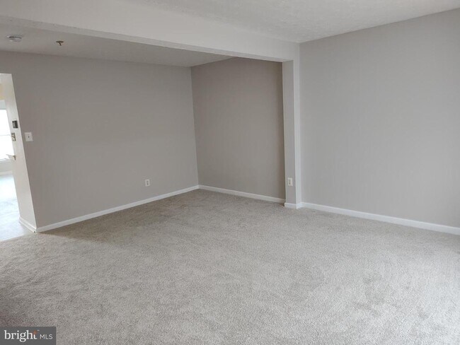 5032 Finsbury Rd in Rosedale, MD - Building Photo - Building Photo