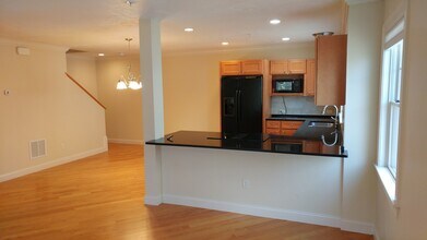 202 Fayette St in Watertown, MA - Building Photo - Building Photo