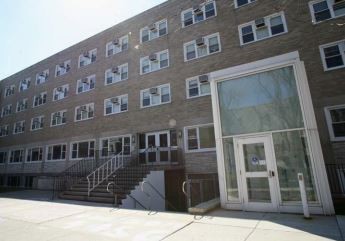 Allison Hall in Evanston, IL - Foto de edificio