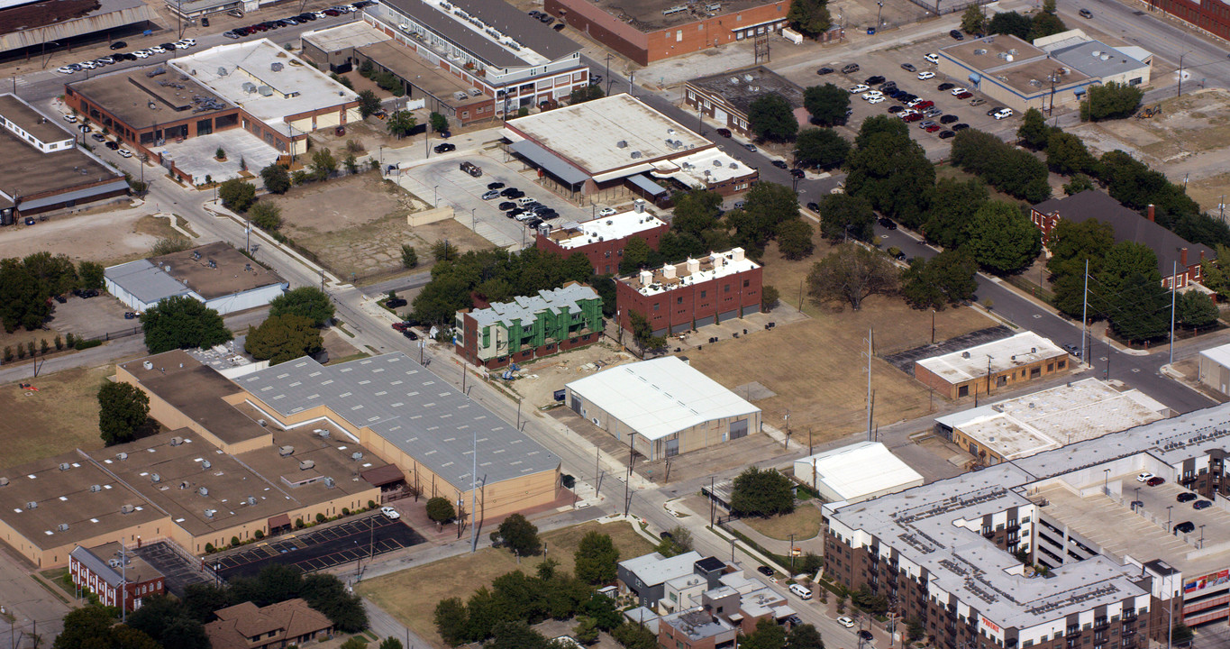 The College Avenue Townhomes in Fort Worth, TX - Building Photo