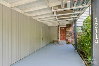 12119 Schmidt Crescent in Maple Ridge, BC - Building Photo - Building Photo