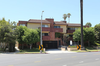 1969 S Beverly Glen Blvd in Los Angeles, CA - Foto de edificio - Primary Photo