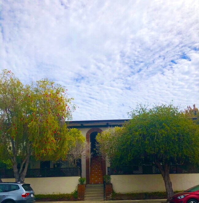 408 Ellwood Beach Dr in Goleta, CA - Foto de edificio - Building Photo