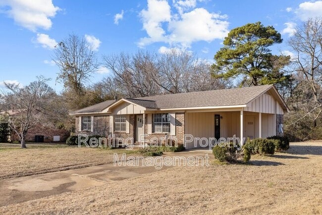 704 3rd St in Pleasant Grove, AL - Building Photo - Building Photo