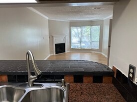 209 14th St NE, Unit 111 in Atlanta, GA - Building Photo