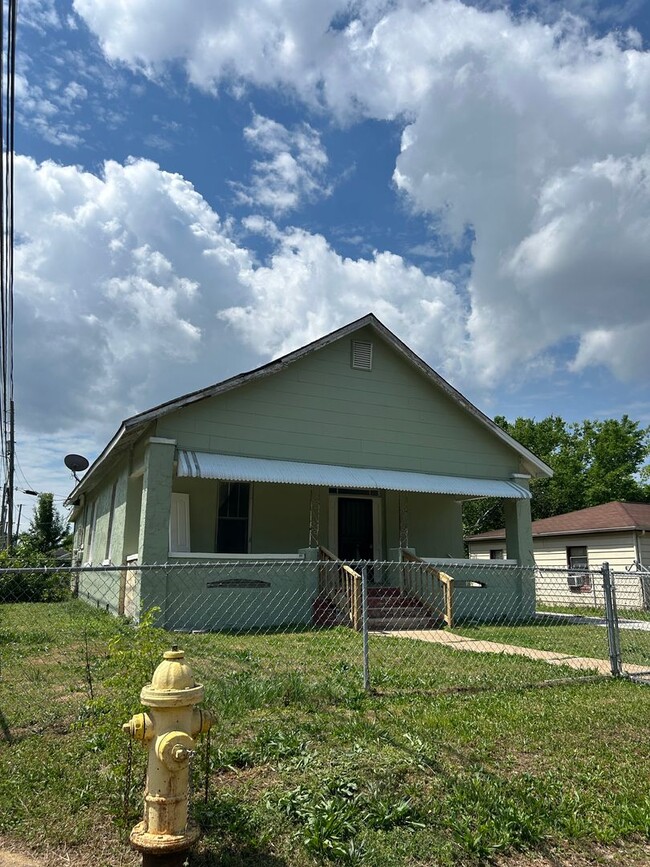 property at 2024 Rawlings St