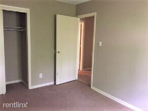 7837 N Main St in Dayton, OH - Building Photo - Building Photo