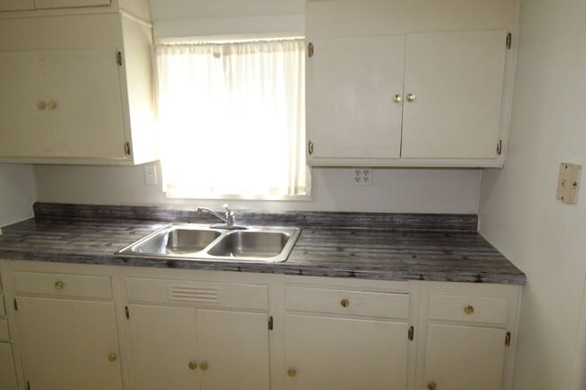 18002 E Boone Ave in Spokane Valley, WA - Building Photo - Building Photo