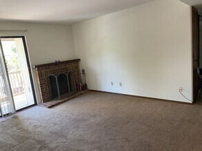 1531 Springlet Ct in Florissant, MO - Foto de edificio - Building Photo