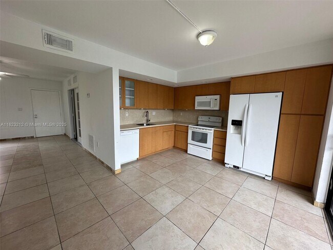 8700 SW 133rd Ave in Miami, FL - Building Photo - Building Photo