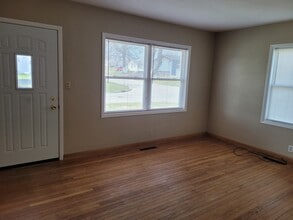 128 E 17th St N in Newton, IA - Building Photo - Building Photo