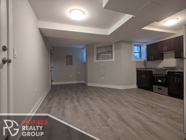 419 W Belden Ave, Unit #429.5GDNE in Chicago, IL - Building Photo - Building Photo