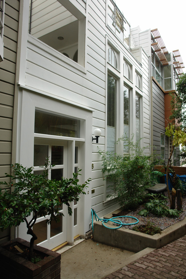 36 Maciondray Ln in San Francisco, CA - Building Photo - Building Photo