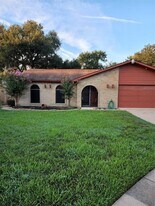 8103 Edgebrook Forest Ct in Houston, TX - Building Photo