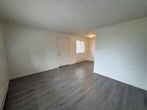 7743 Pacific Ave SE in Olympia, WA - Building Photo - Building Photo