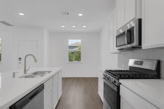 116 Watkinville Rd in Hutto, TX - Building Photo - Building Photo