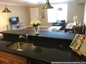 51 Chelsea St, Unit 4 in Boston, MA - Building Photo - Building Photo