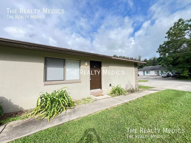 2000 NW 43rd St in Ocala, FL - Building Photo - Building Photo