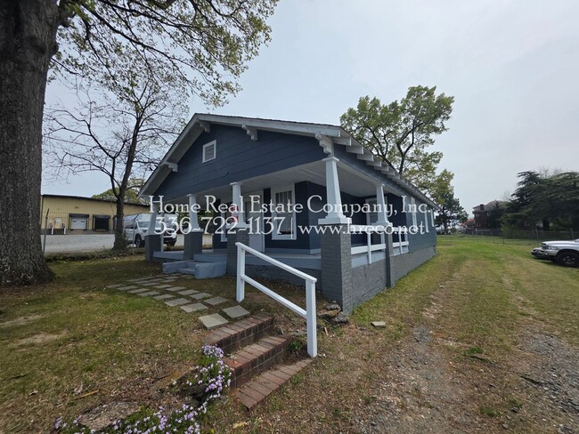 property at 526 E 17th St