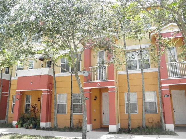property at 1905 Shoma Dr