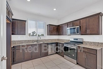 393 Sullivan Dr in Merced, CA - Building Photo - Building Photo