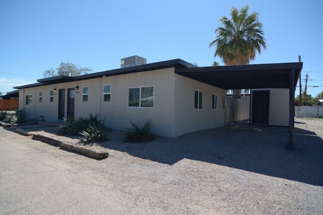 2556 E Silver St in Tucson, AZ - Building Photo - Building Photo