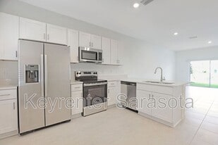 16515 San Nicola Pl in Bradenton, FL - Building Photo