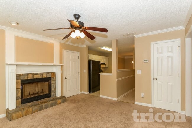 1318 N Hampton Dr in Hampton, GA - Building Photo - Building Photo