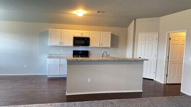 9912 Ruger Rd in Yukon, OK - Building Photo - Building Photo
