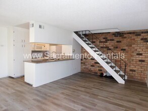 9041 Montoya St in Sacramento, CA - Building Photo - Building Photo
