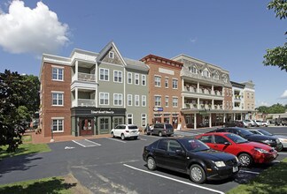 Delafield Square in Delafield, WI - Building Photo - Building Photo