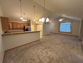 8528 Flintlock Cir in Lincoln, NE - Building Photo - Building Photo