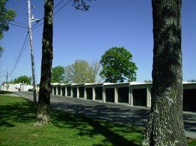 317 Bradrock St in Crossville, TN - Building Photo