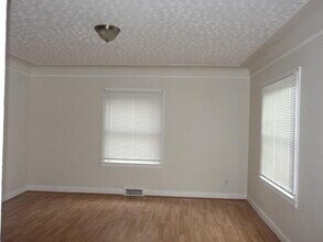 8205 Outer Dr E in Detroit, MI - Building Photo - Building Photo