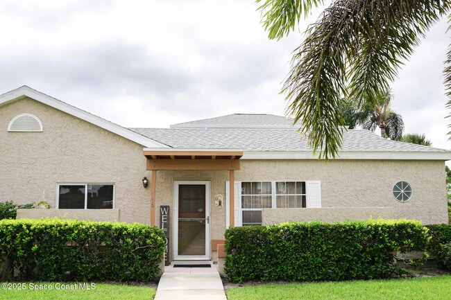 property at 1465 Malibu Cir NE