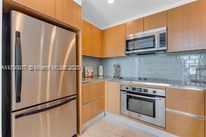 1050 Brickell Ave, Unit # 2416 in Miami, FL - Building Photo - Building Photo