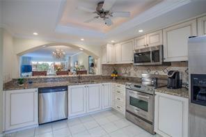 255 Park Shore Dr-Unit -3-332 in Naples, FL - Building Photo - Building Photo