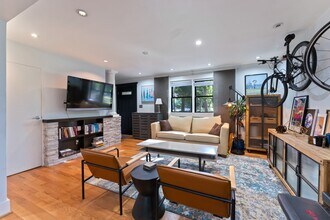 929 St Marys St in Raleigh, NC - Building Photo - Building Photo