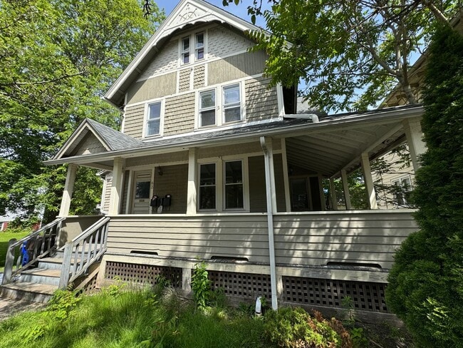 62 Grand St in Middletown, CT - Building Photo - Building Photo
