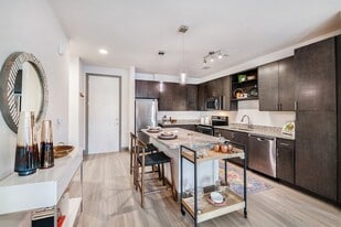 Cortland Hunters Creek in Kissimmee, FL - Building Photo